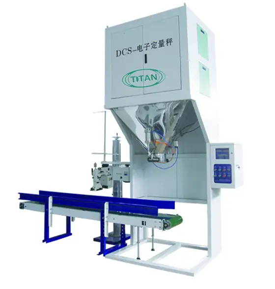 Bagging scale installed with conveyor and sewing position