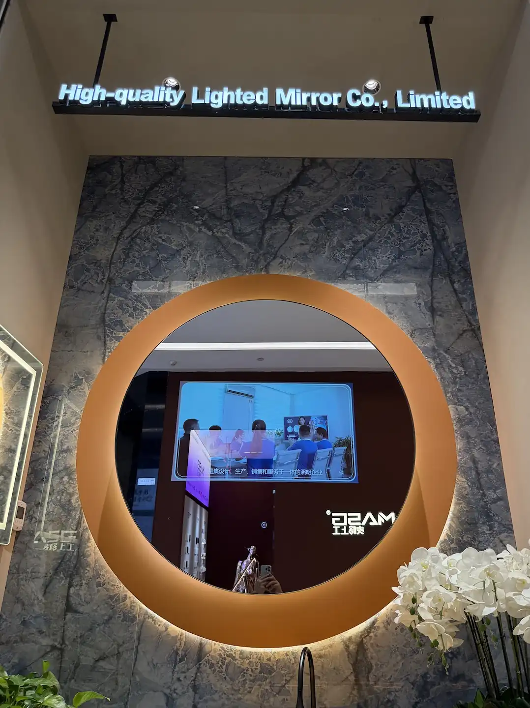 High quality lighted mirror factory production area