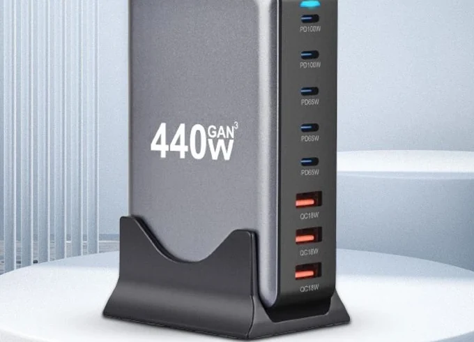 LEVA LW440 440W GaN desktop charger with 5C + 3A ports