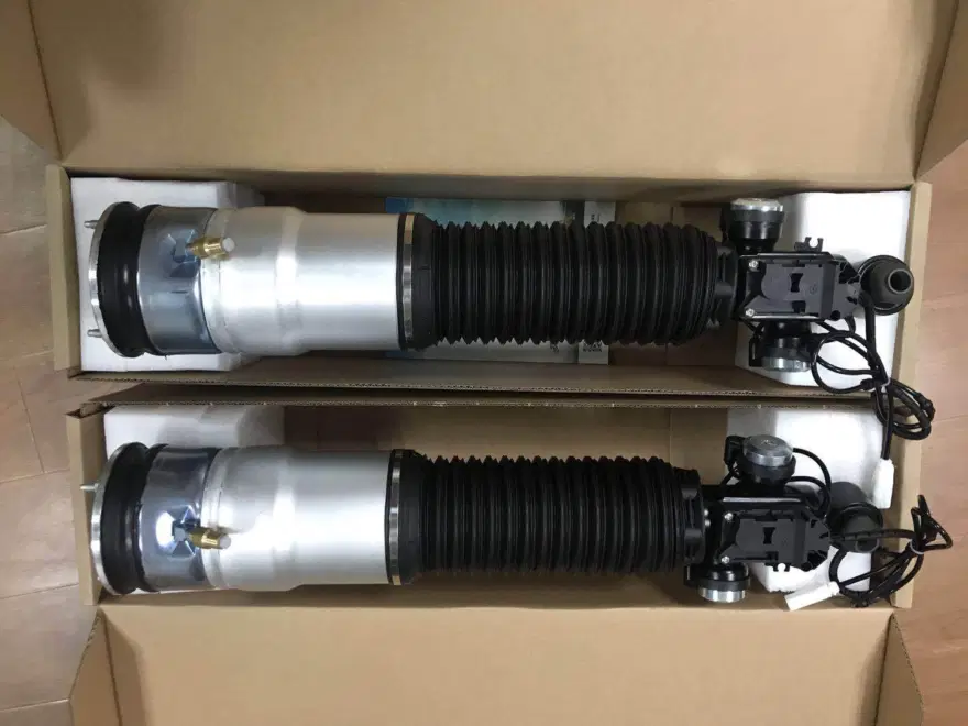 BMW 7-Series E65 E66730i 735i Left/Right Rear Air Suspension Shock 37126791675 3 — view 3