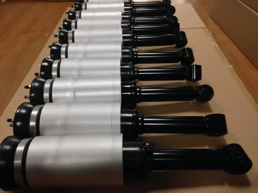 Land Rover Discover3 Front Air SuspensionShock RNB501580 RNB501250 2004/07-2009/ — view 3