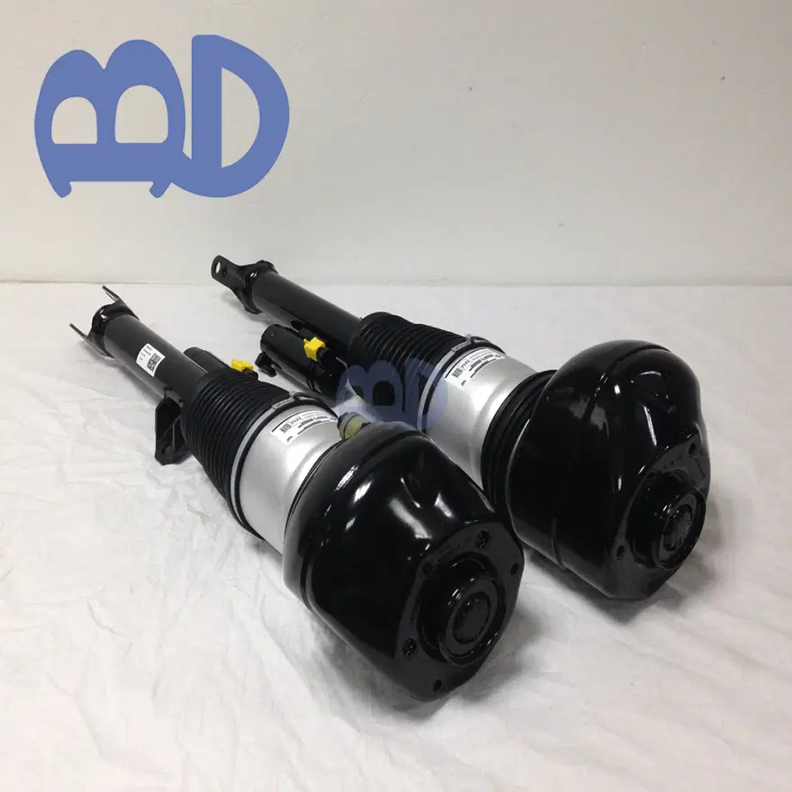 BMW G11 / G12 front right air suspension shock absorber 37106877554 — view 2