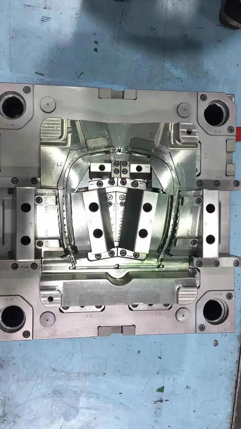 Plastic Injection Mold 2