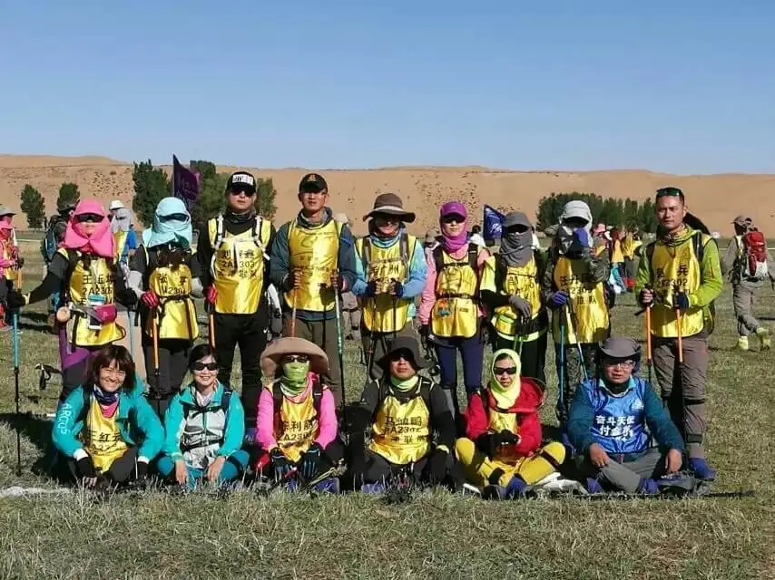 Huge Roc team taking part in a charity long-distance hike
