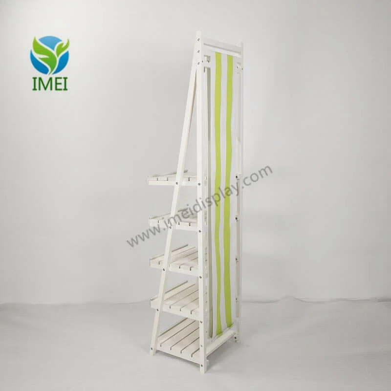 Flat-pack wooden floor display in export carton, ready for shipping