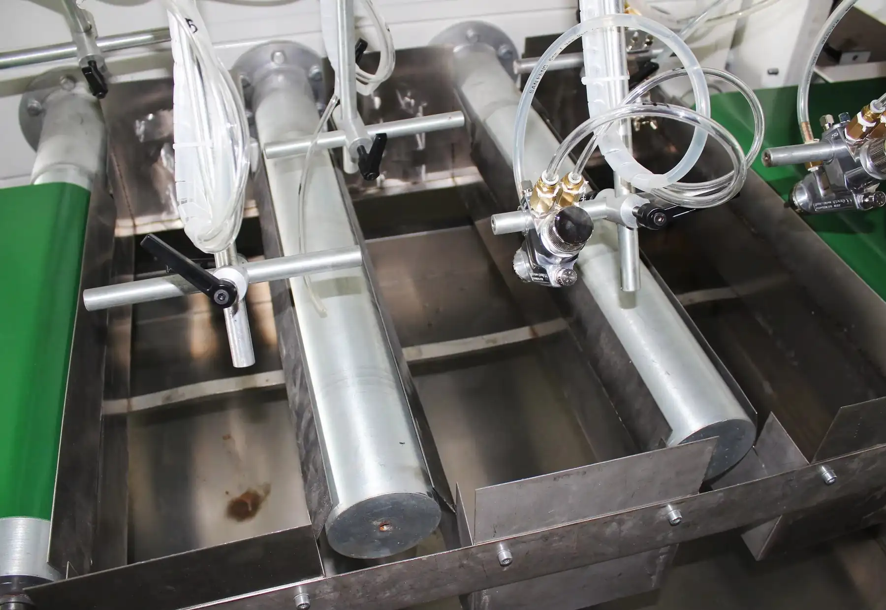 Automatic UV PE Slightness Surface Wood Furniture Work Piece, feed section detail