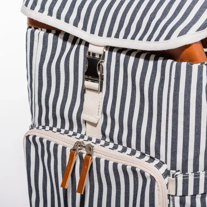 25L Large Capacity Multi-Functional Luxury Camping Cooler Backpack Bag detail view 4