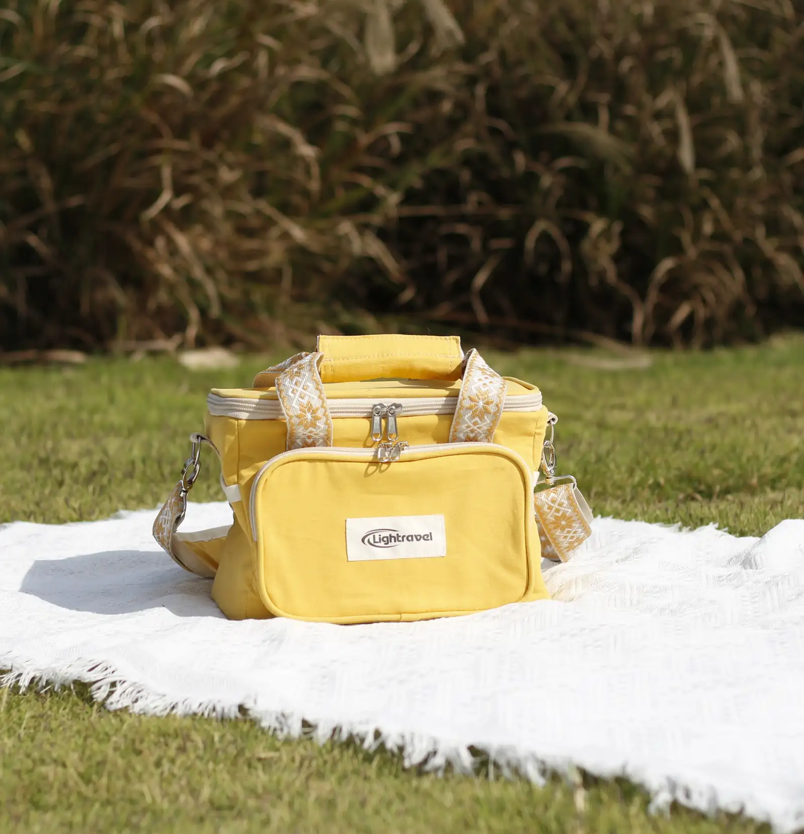 FreshBite Lunch Companion: Stylish Portable Lunch Cooler Tote
