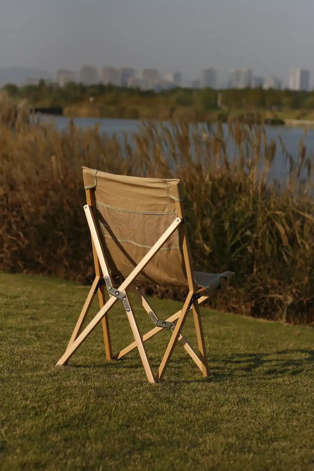 High Quality Outdoor Garden Beach Oxford Fabric Solid Wooden Foldable Portable Camping Picnic Chair with Backrest and Packet detail view 1