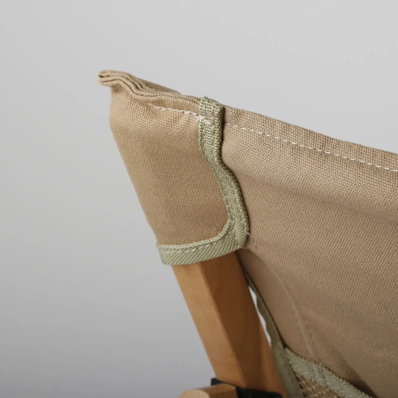 High Quality Outdoor Garden Beach Oxford Fabric Solid Wooden Foldable Portable Camping Picnic Chair with Backrest and Packet detail view 8