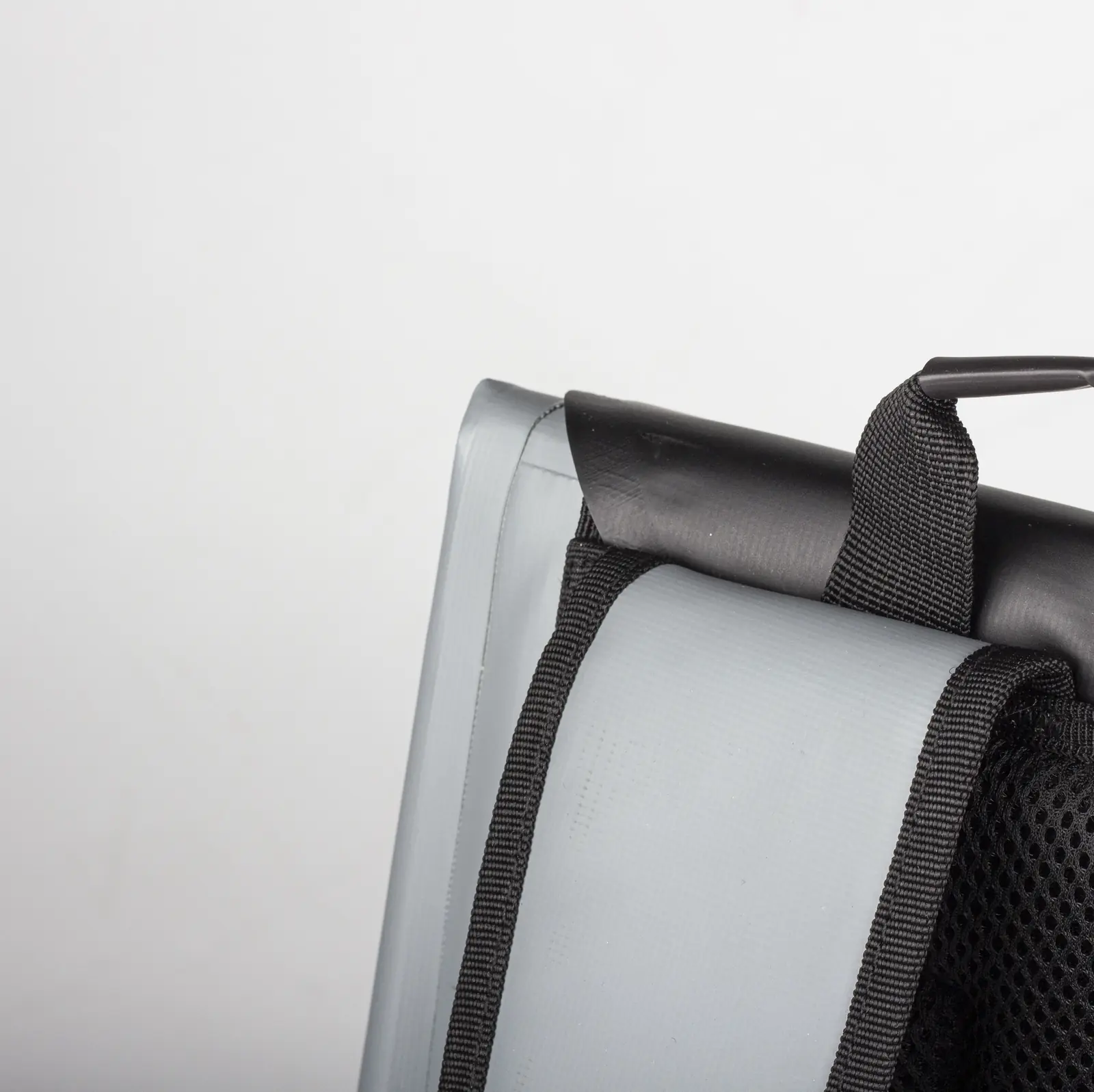 Hike in Style: Personalized 25L Waterproof PVC Dry Backpack detail view 6