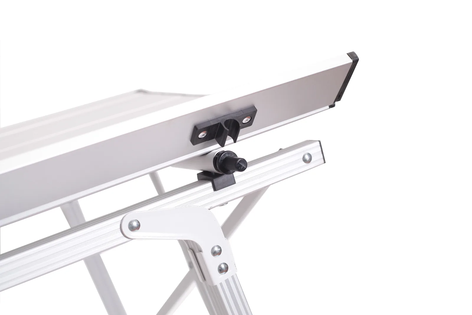 Height Adjustable Folding Camping Table MW12025 detail view 2