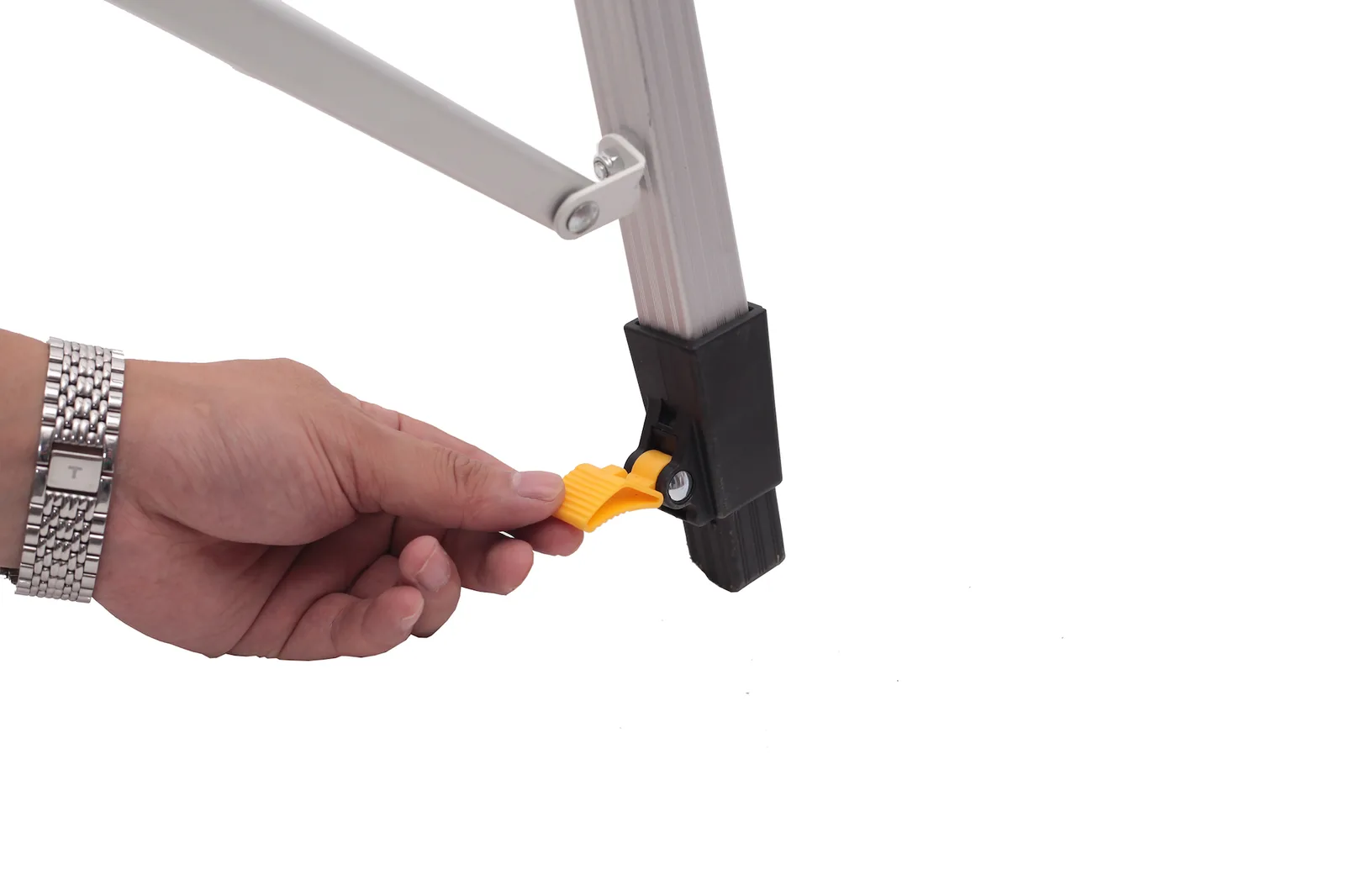 Height Adjustable Folding Camping Table MW12025 detail view 4