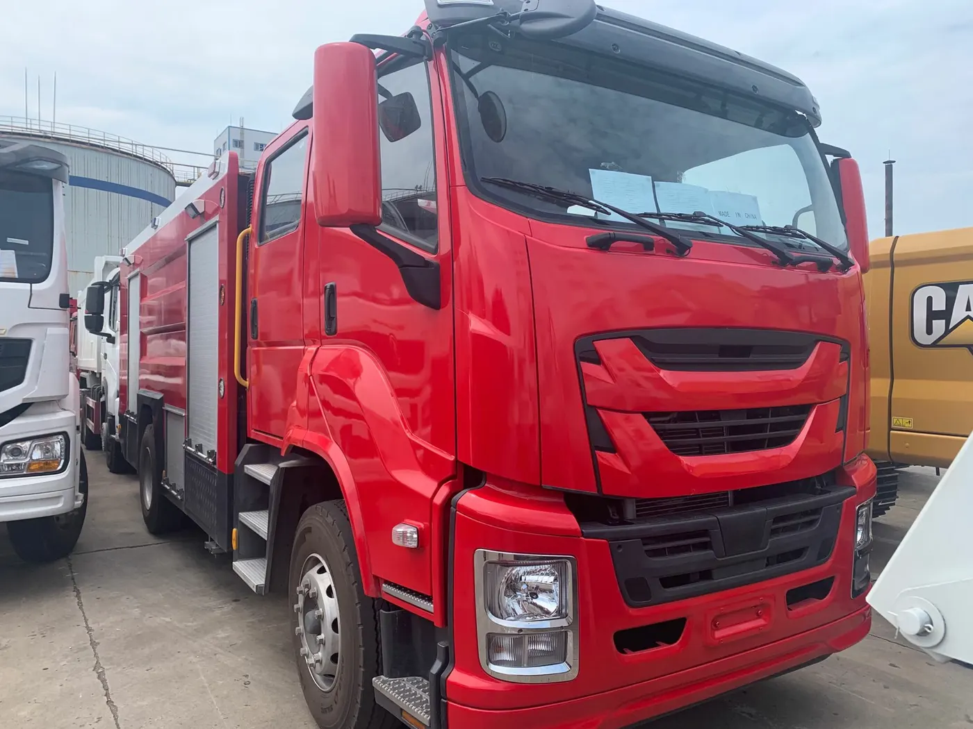 4X2 ISUZU GIGA 8000liters water tank fire truck