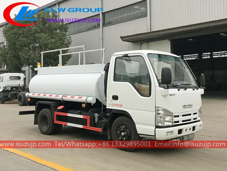 ISUZU NHR 3000litres mini diesel tanker for sale