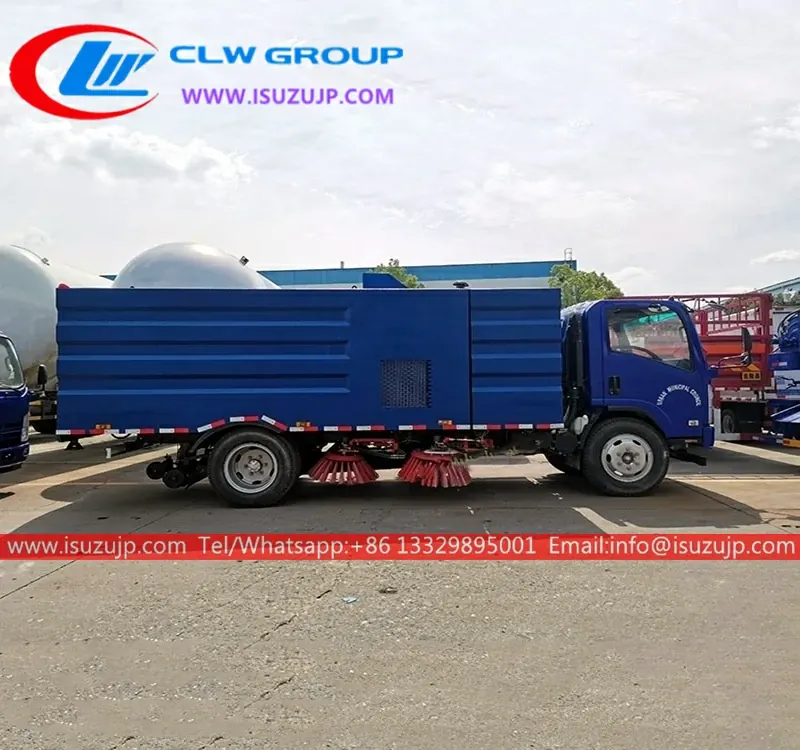 ISUZU ELF 9cbm Road washing sweeper truck