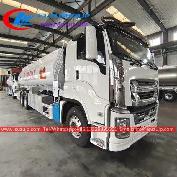 10 wheeler Isuzu Giga flammable tanker truck