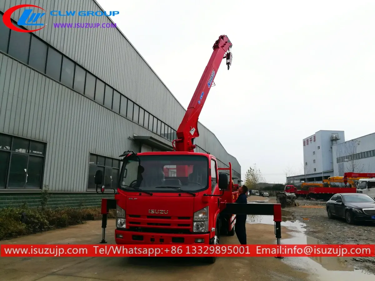ISUZU NPR 5 ton XCMG truck with crane