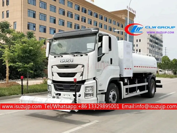 ISUZU GIGA 10cbm road cleaning truck
