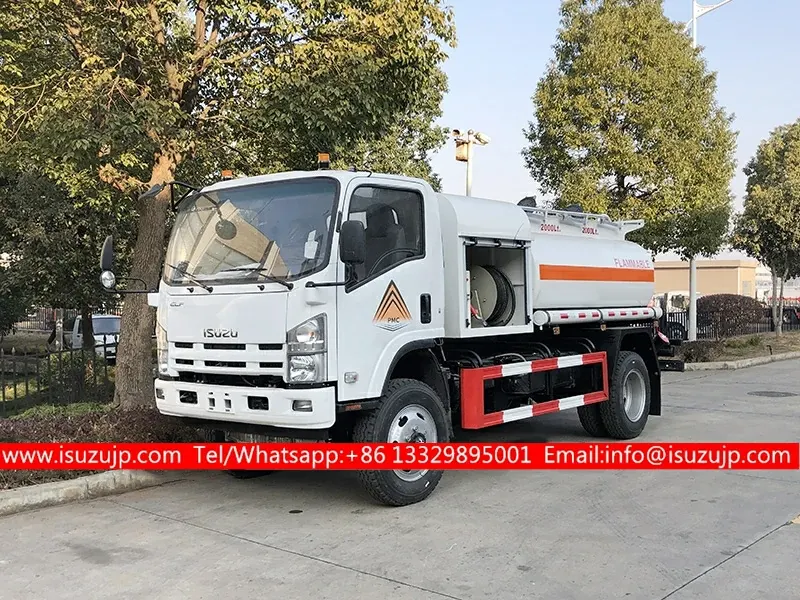 4×4 Isuzu ELF all terrain 4000liters oil dispenser truck with Two Compartments