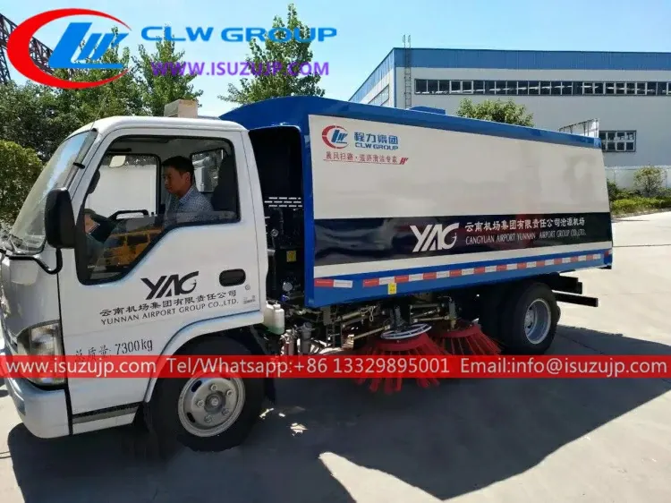 ISUZU 3 ton mini street sweeper