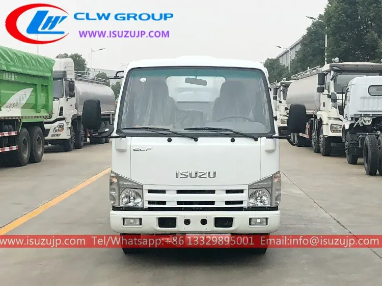 ISUZU NHR 3000litres mini diesel tanker for sale