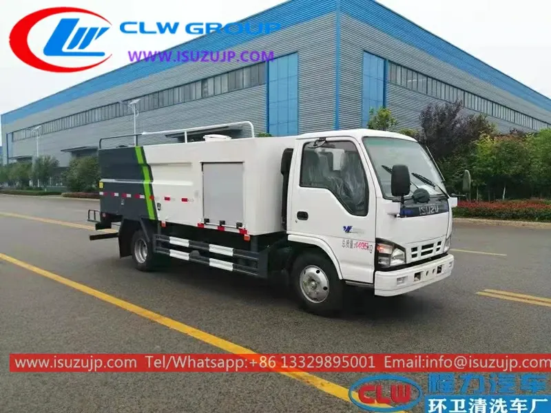 ISUZU ELF 5 ton pressure washing truck
