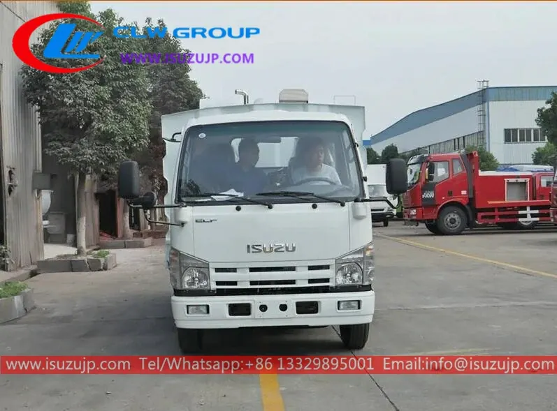 ISUZU ELF 4m3 dust suction truck