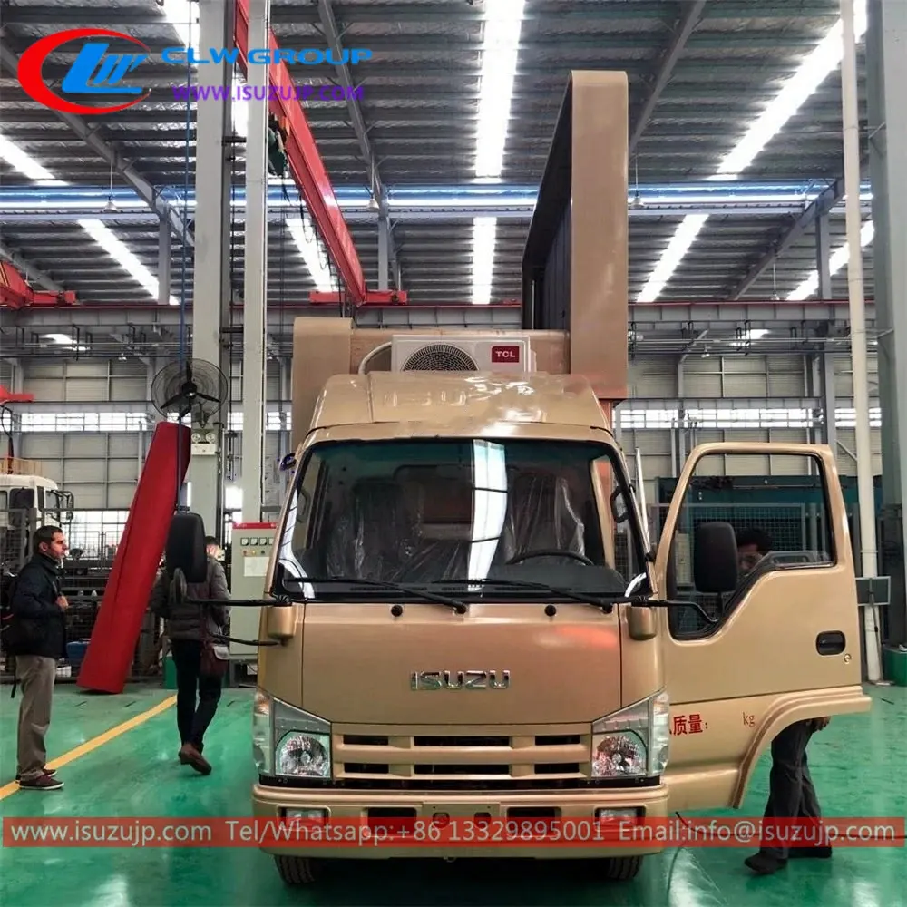 ISUZU ELF mini mobile full color led screen truck