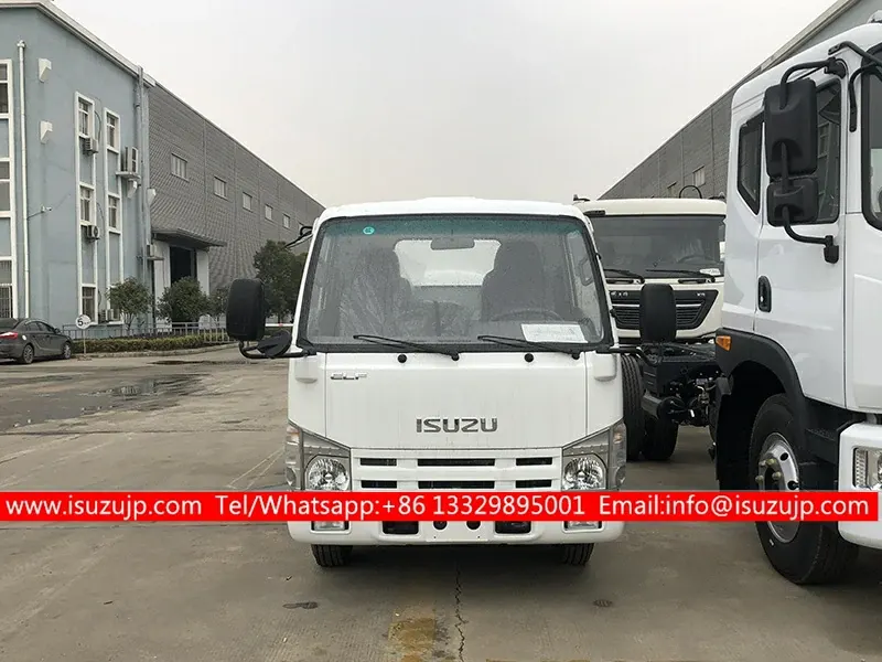 ISUZU mini 2000litres oil delivery truck