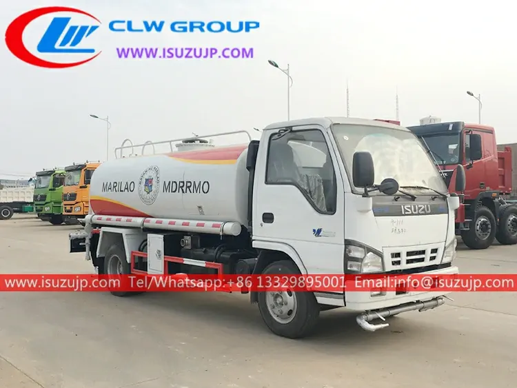 ISUZU NKR 6000 liters water tanker