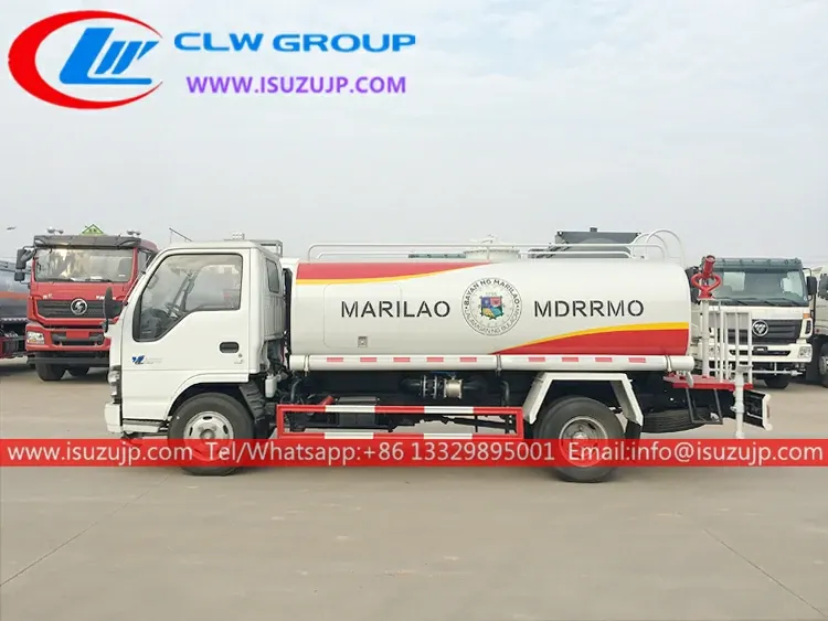 ISUZU NKR 6000 liters water tanker