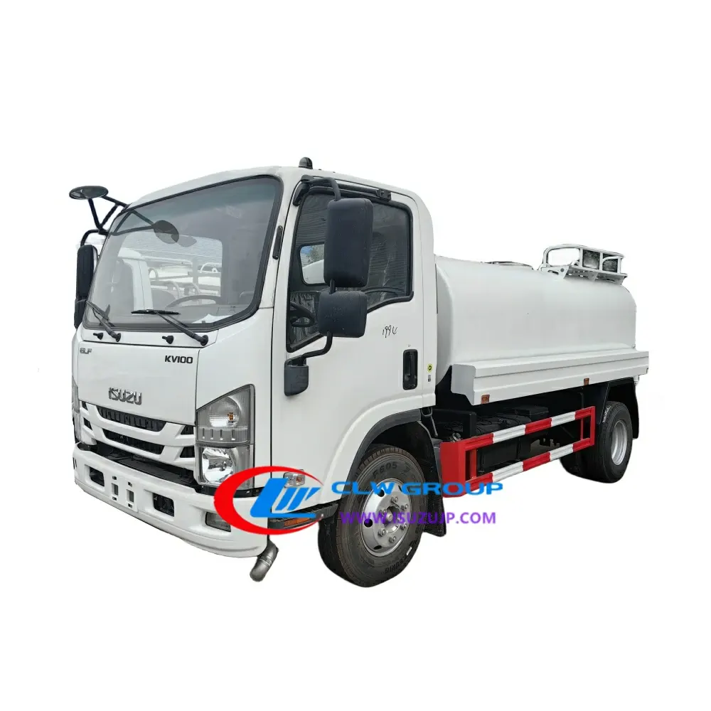 Isuzu water truck