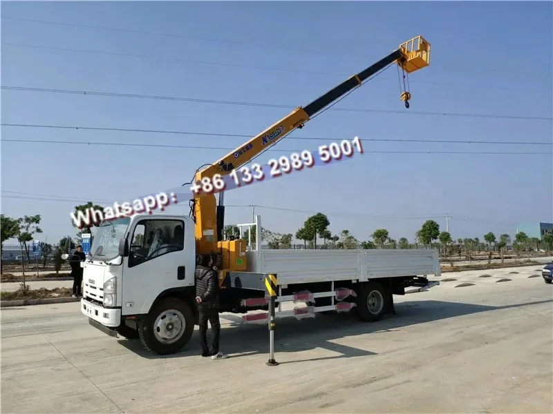 ISUZU NPR 6 ton xcmg truck mounted crane sale