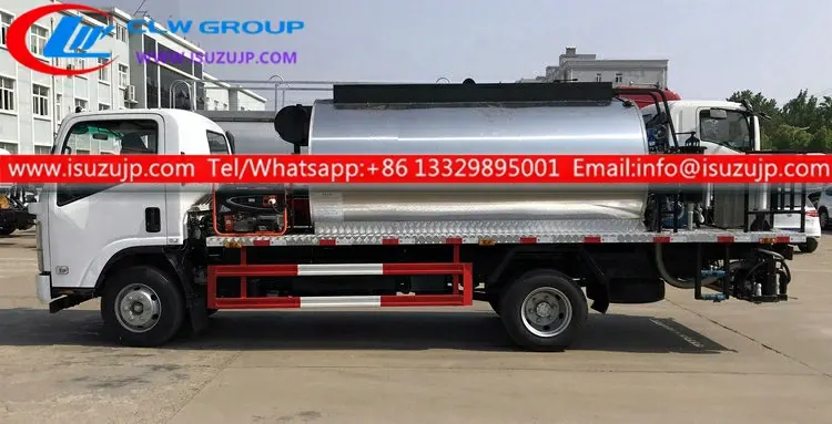 ISUZU NPR 8m3 asphalt sprayer truck
