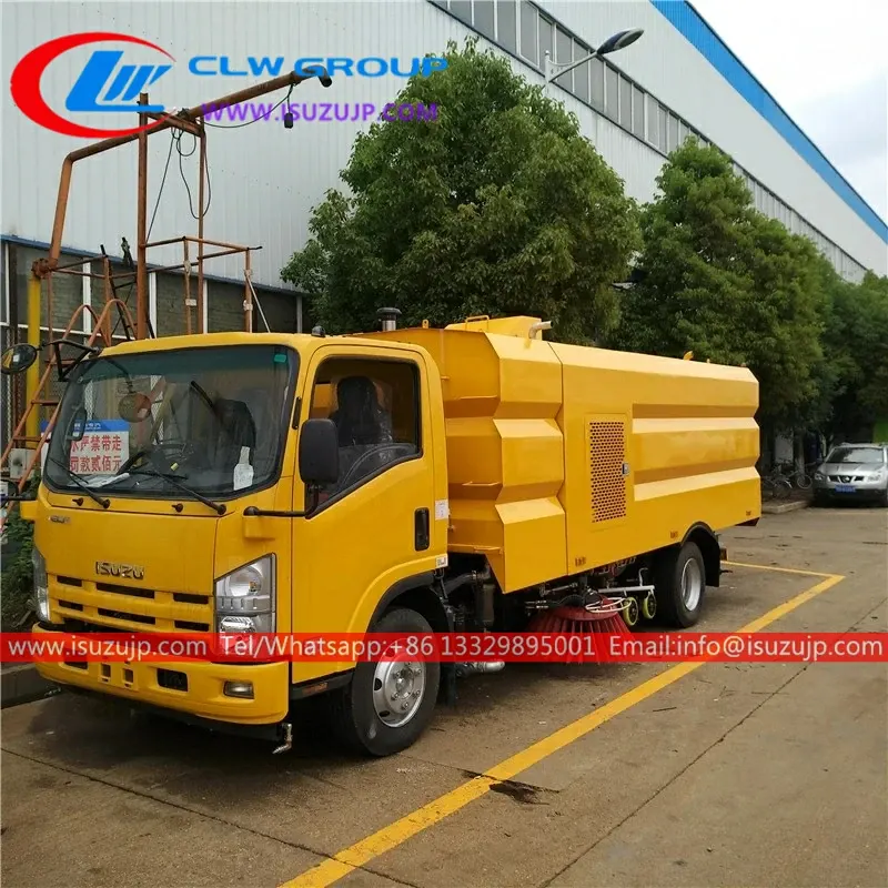 Japan Isuzu 8 ton street vacuum sweeping machine