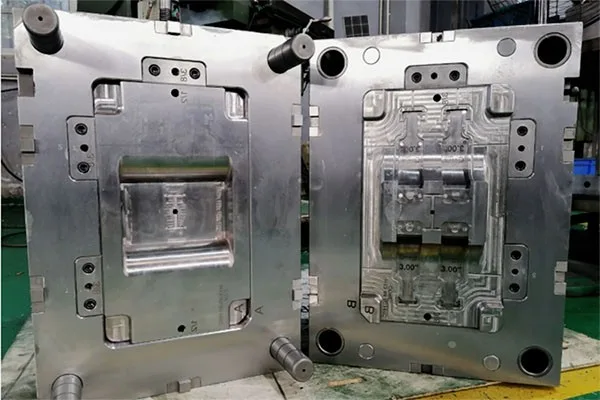 Two Plate Injection Mold