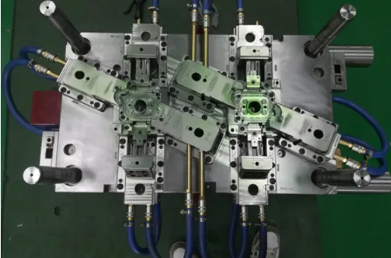 Injection Mold with Multi Circuit Water Manifolds