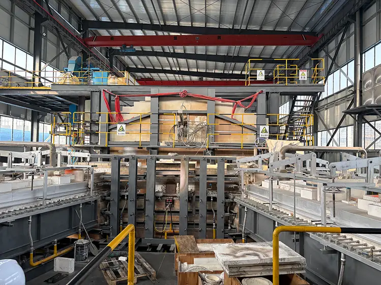 Continuous glass melting furnace producing homogeneous glass melt for insulator shells