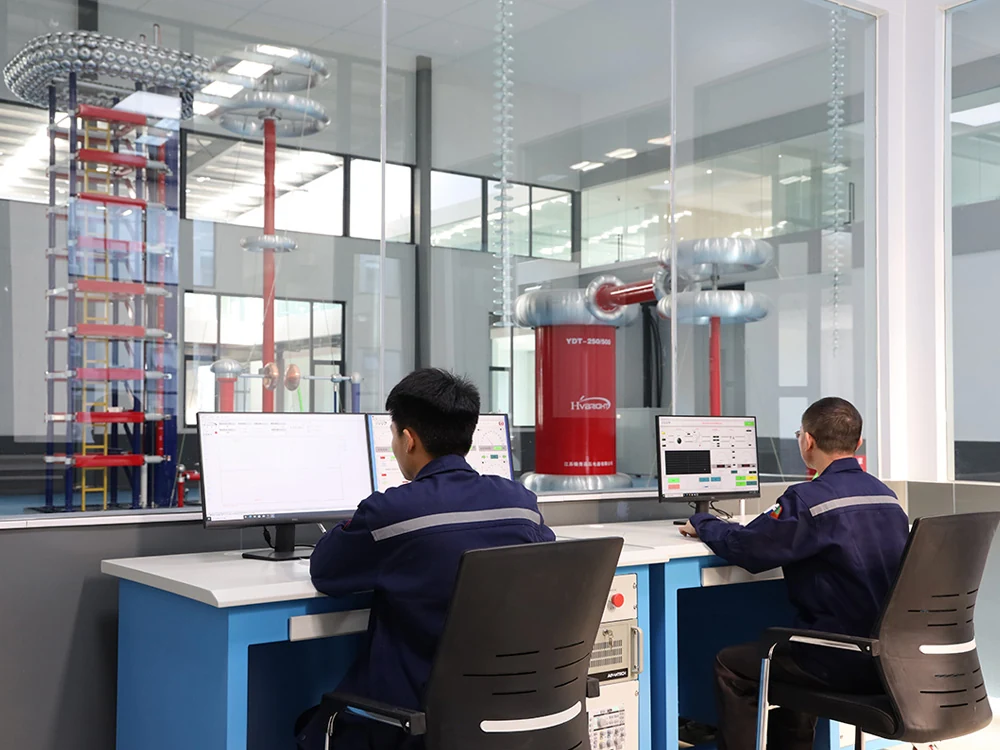 Electrical and mechanical test bay for finished toughened glass insulators