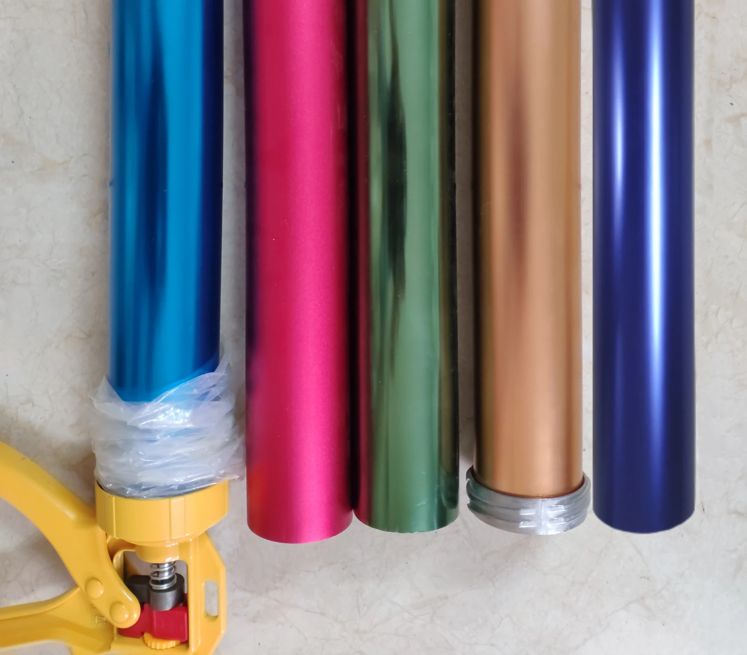Anodised aluminium barrels in stock colours. More than ten colours are available, with an optional f