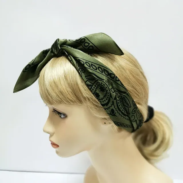 100% Mulberry Silk Charmeuse Scarves with Star Square Smooth Silk Scarf for Lady packaging view