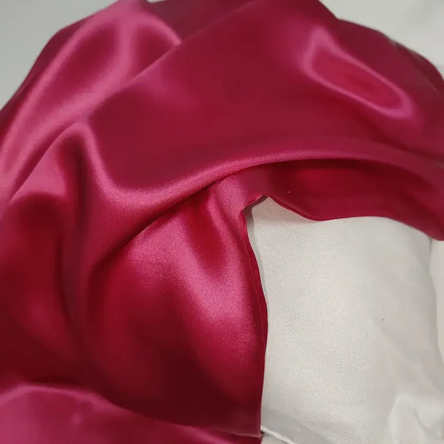 22MM Silk Pillowcase Zipper Style close up