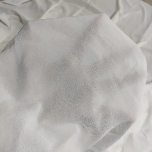 45Inch White 16mm Silk Stretch Georgette Fabric close up