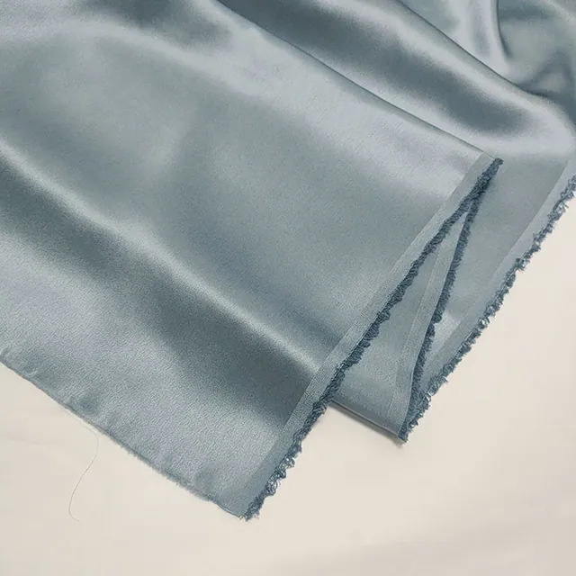 45Inch Width 100% Charmeuse Fabric for Clothes close up