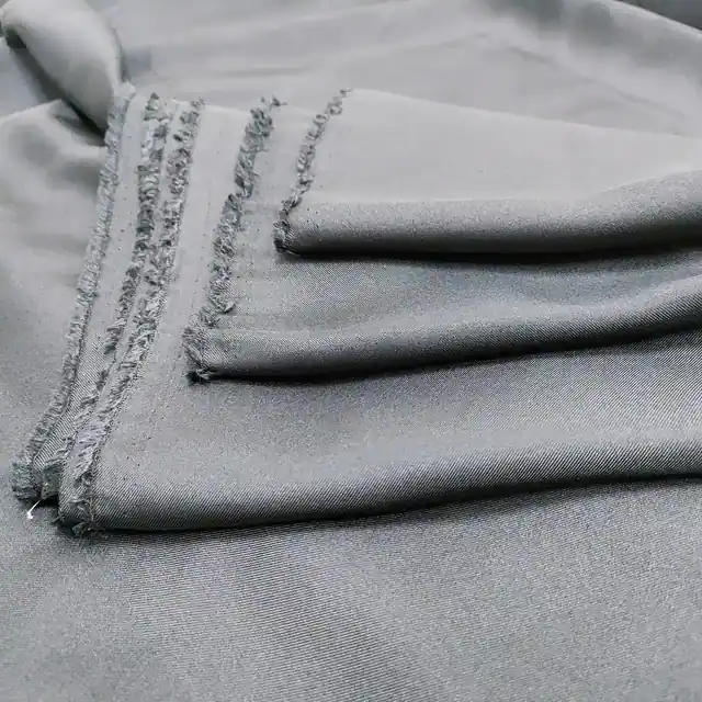 55Inch Black 16mm Silk Twill Fabric packaging view