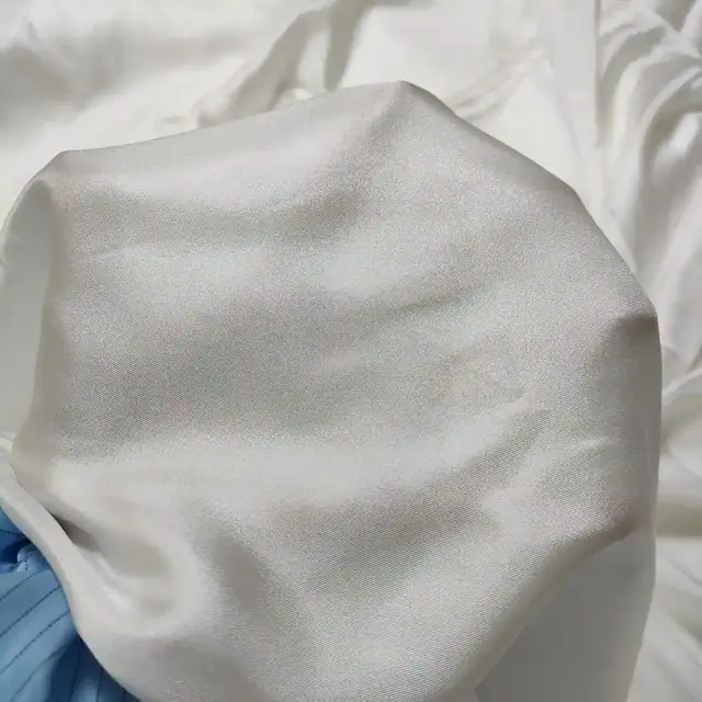 45Inch White 12mm Silk Twill Fabric styling view