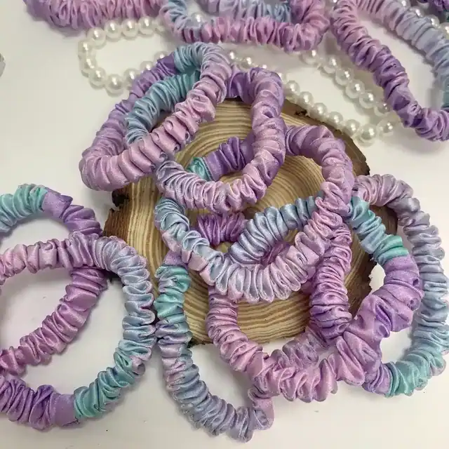 Gradient Silk Hair Scrunchies Width 1cm close up