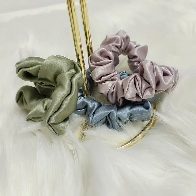 Colorful 22MM 100% Silk Scrunchie detail view