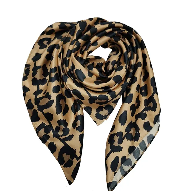 Sexy Silk Twill Scarf for Women Leopard Print Scarf with Digital Printed Headscarf for Women close up